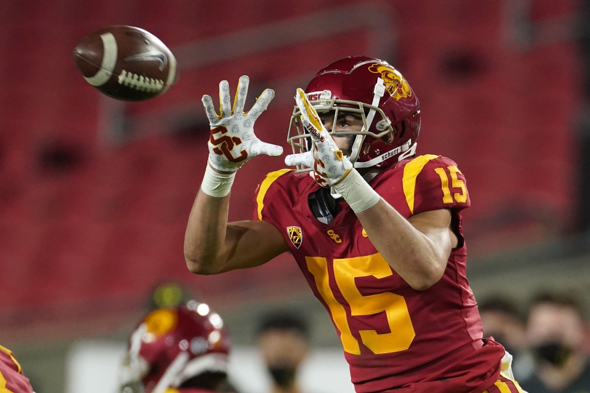 USC WR Drake London catches pass